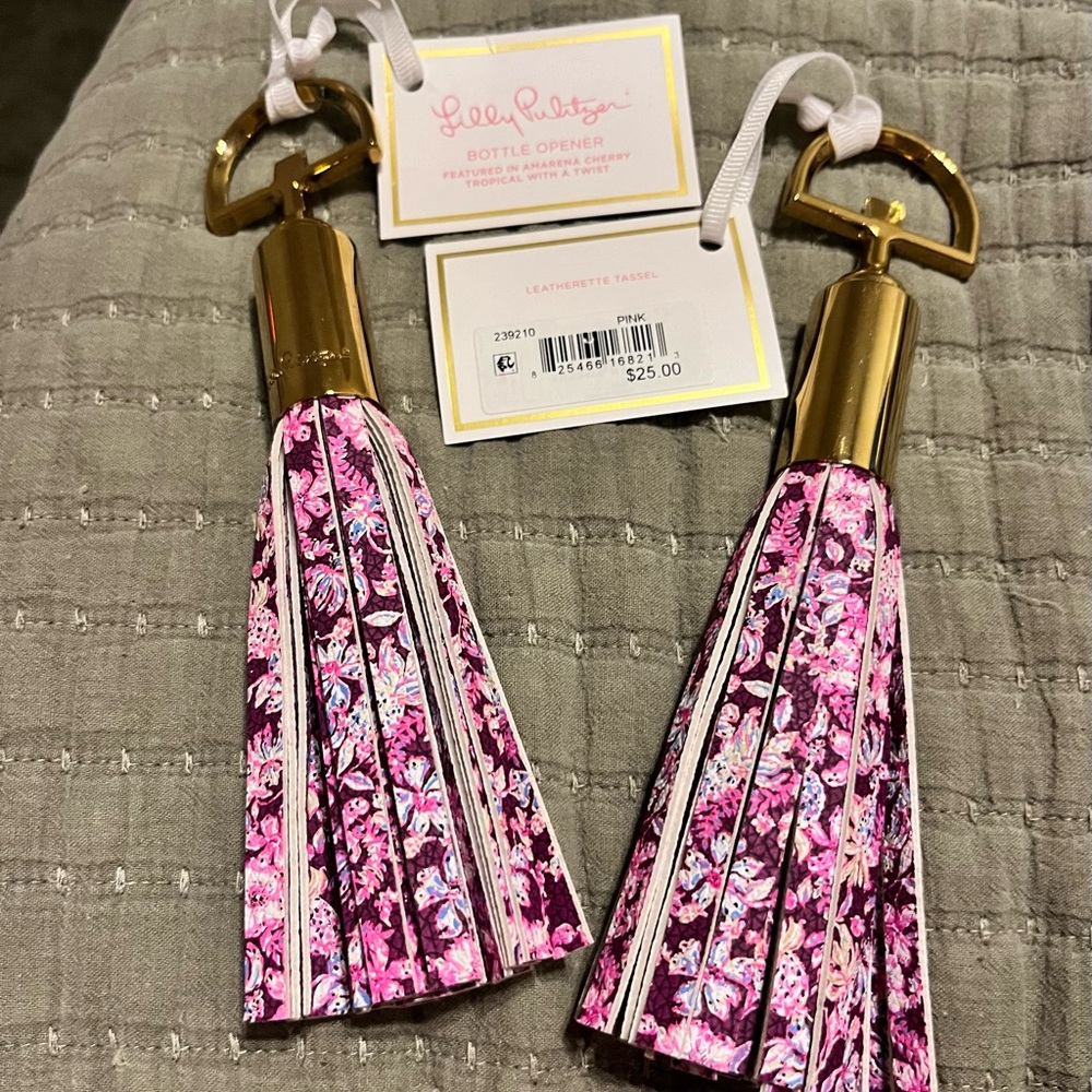 Lilly Pulitzer Bottle Opener in Amarena Cherry 🍒 Tropical with A Twist